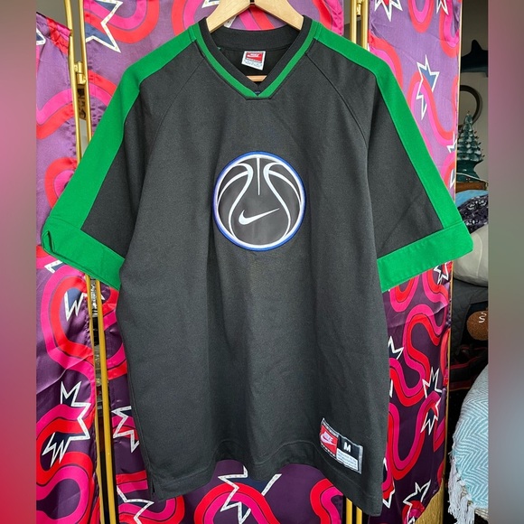Rare Vintage Nike Basketball T-Shirt Jersey Black Green Embroidered Red Tag Team - Picture 1 of 11